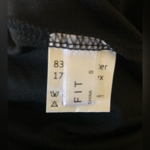 Women’s black tennis skort in size small with pockets - Picture 4 of 5